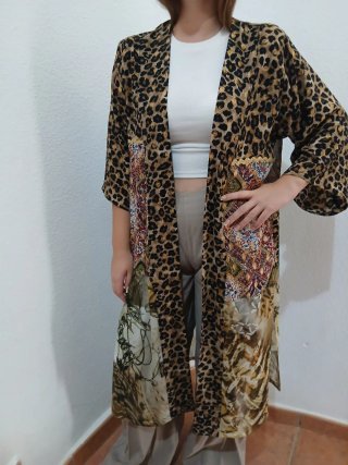 Kimono estampado leopardo y étnico