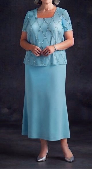 Vestido de fiesta azul con chaqueta