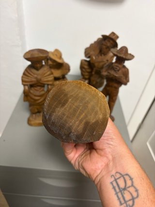 Figuras de madera artesanales