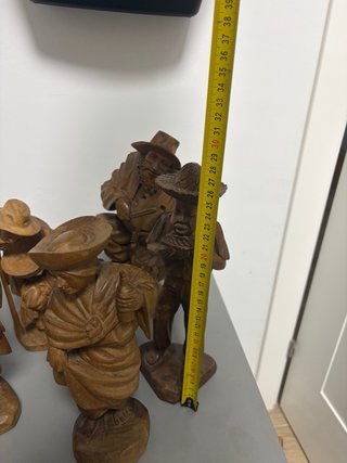 Figuras de madera artesanales