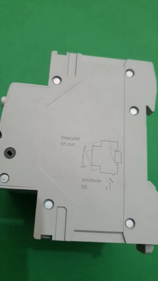 Disyuntor RCBO GEYA GYR9NM-C32-0.03A 3P+N Tipo A