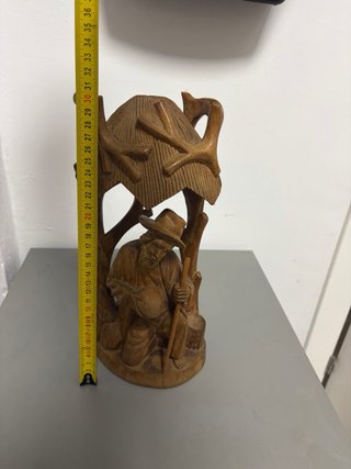 Figura de madera tallada antigua
