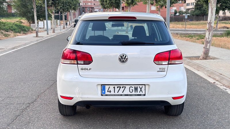 Volkswagen Golf 2010, foto 2