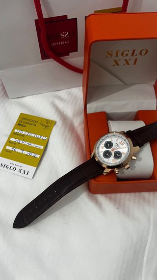 Reloj Siglo XXI Dorado y Marrón