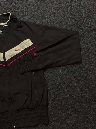 Chaqueta deportiva Nike negra Talla XS