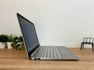 HP 15s • 2023 • 8GB RAM • 256GB SSD • Full HD