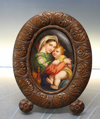 Pintura sobre porcelana de la Virgen de la Silla, Madonna della Seggiola de Rafael.