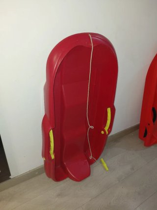 Trineo rojo 2 plazas con cuerda