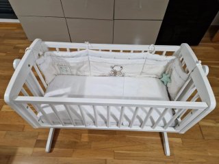 Minicuna de madera blanca