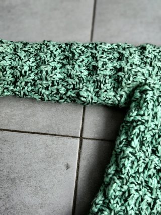 Chaqueta tejida a mano con cremallera
