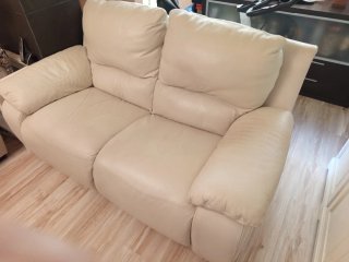 Sofá de piel blanco 2 plazas + 3 plazas regalo