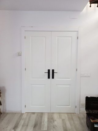 MONTADOR DE PUERTAS Y PARQUET