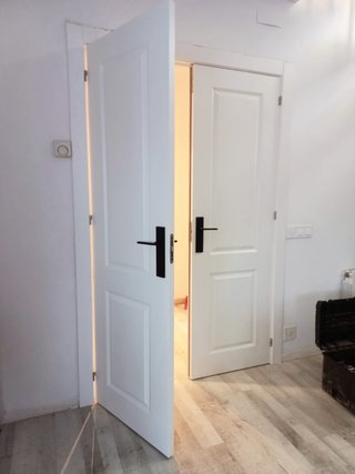 MONTADOR DE PUERTAS Y PARQUET
