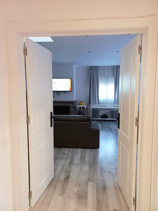 MONTADOR DE PUERTAS Y PARQUET
