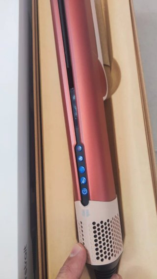 Plancha Dyson Airstrait  Color burdeos/ granate