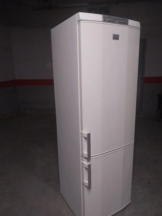 Nevera blanca