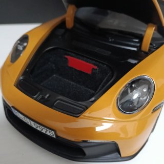 Norev Porsche 992 GT3 1:18