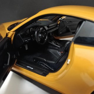 Norev Porsche 992 GT3 1:18