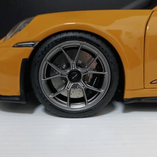 Norev Porsche 992 GT3 1:18