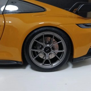 Norev Porsche 992 GT3 1:18