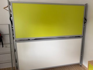 Literas abatibles pared grises y verdes
