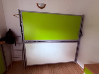 Literas abatibles pared grises y verdes