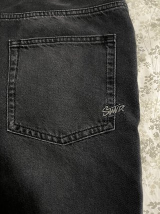 Bermuda vaquera baggy negra y gris