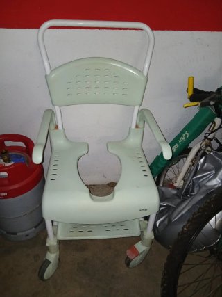 Silla de ducha adaptada