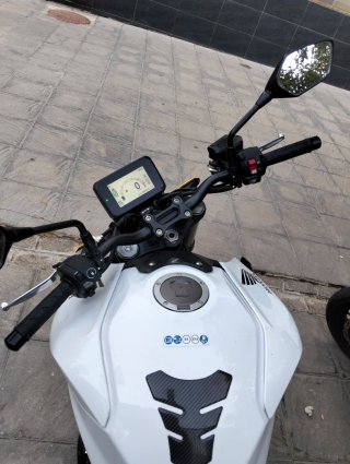 Honda Naked Blanca y Negra