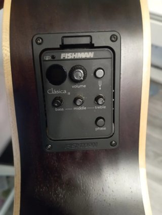 ADMIRA LUNA ELECTRIFICADA – FISHMAN CLASSIC III
