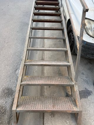 Escalera de hierro industrial