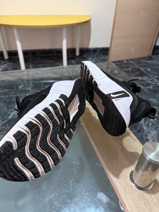 Zapatillas Nike Free Metcon negras y blancas