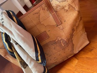 Borsa con stampa mappa a spalla