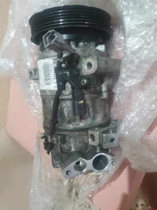 Compresor de AC 926002352R  RENAULT CLIO IV