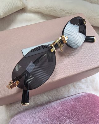 Gafas de sol Miu Miu negras
