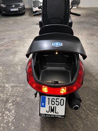 Piaggio XEVO 125 de 2012 con menos de 19.000km