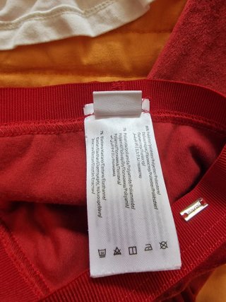 Conjunto menina t-shirt e calças vermelhas