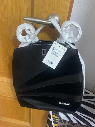 Mochila Desigual Negra Elegante