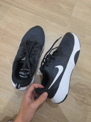 Zapatillas Nike Entrenamiento Negras  Usadas 1 vez
