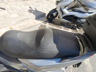 Moto Scooter Kymco 125 Gris