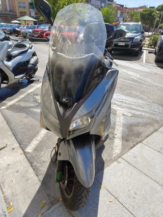 Moto Scooter Kymco 125 Gris