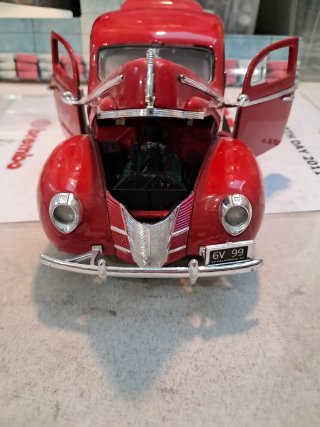 FORD SEDAN 1940 , ESCALA 1/18