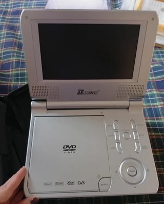 Reproductor DVD Portátil + TV Nevir NVR-2731