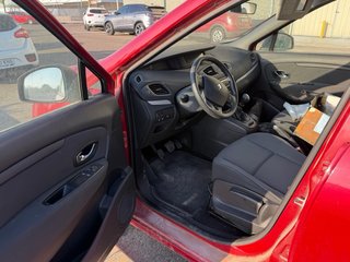 Renault Gran Scenic 2012 - Despiece
