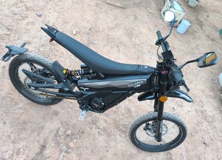 Moto eléctrica Talaria xXx L3e TL2500 como 125 cc