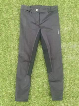 Botas y pantalón de hípica negro marca Fouganza