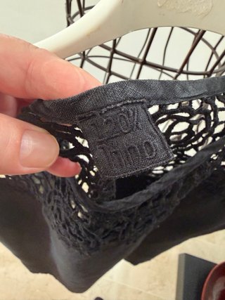 Blusa de lino, negra con encaje