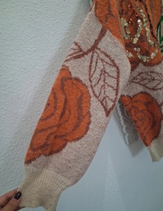 Jersey flores lentejuelas beige/naranja talla únic