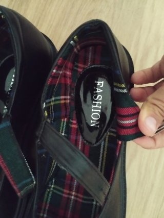 Zapatos negros con cuadros y tacón