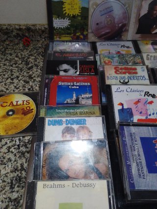 Lote CDs Música Variada una sola 3€ lote entero 25